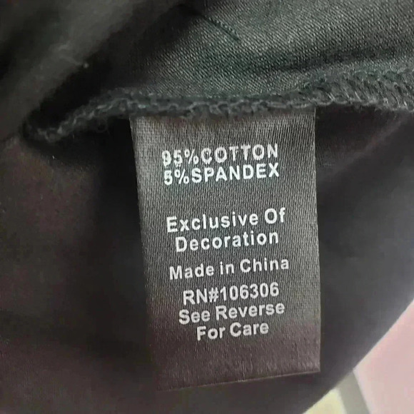 NWT Berek Festive Lady Tee - Picture 4 of 6